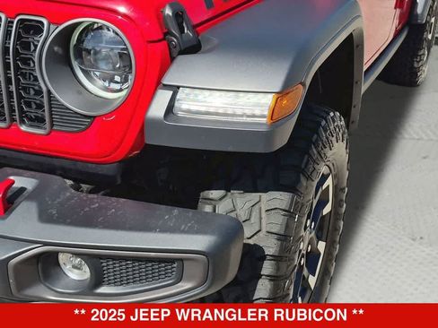 Used 2025 Jeep Wrangler Unlimited Rubicon AWD/4WD image 10