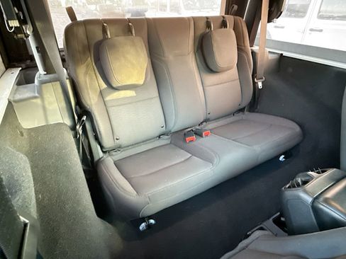 Used 2022 Jeep Wrangler Sport image 27