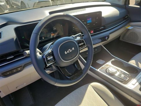New 2026 Kia Carnival EX image 23