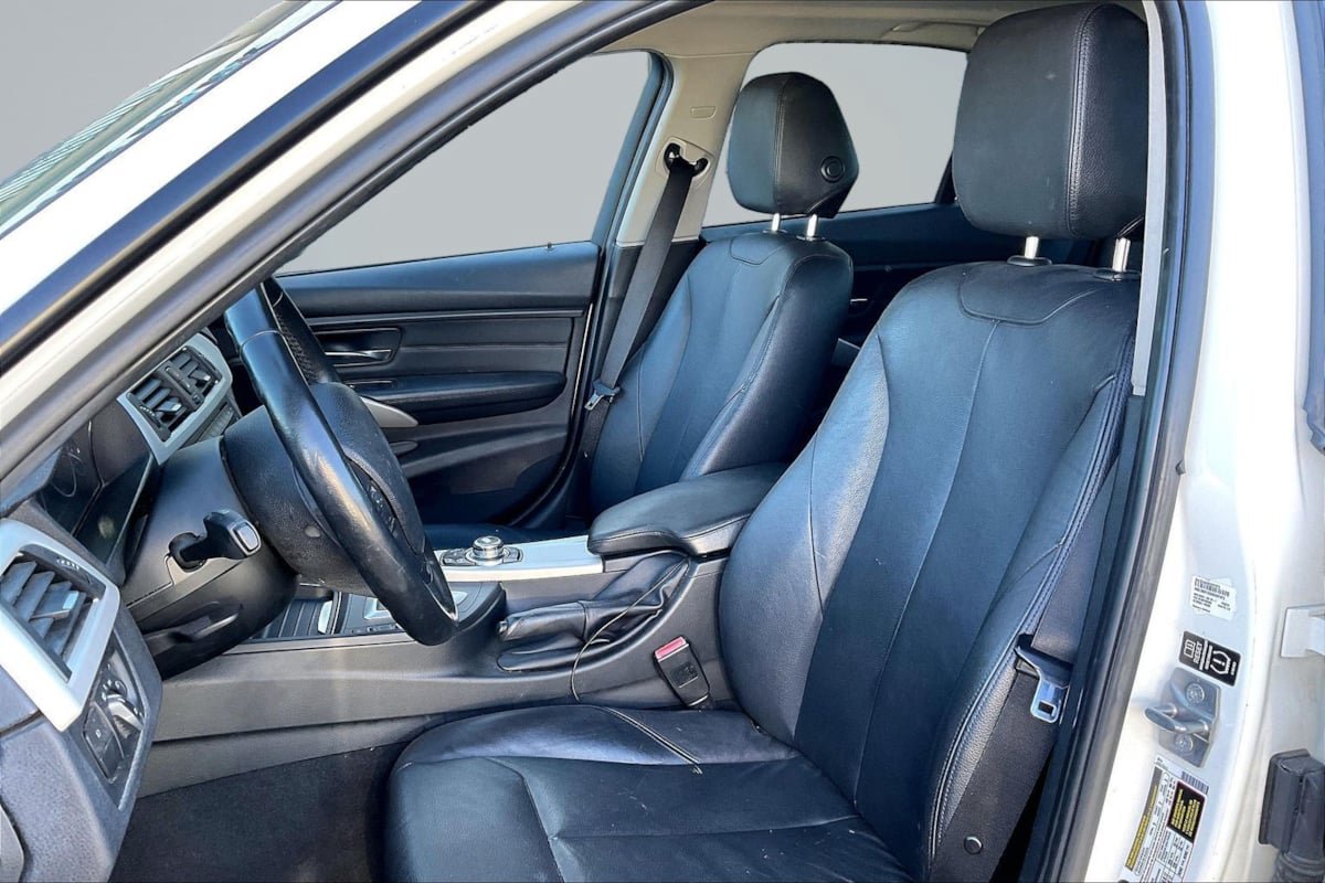Used 2013 BMW 328i Sedan RWD image 25