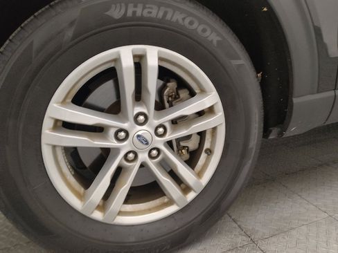 Used 2024 Ford Explorer XLT w/ Equipment Group 202A image 31