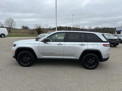 Used 2025 Jeep Grand Cherokee Altitude