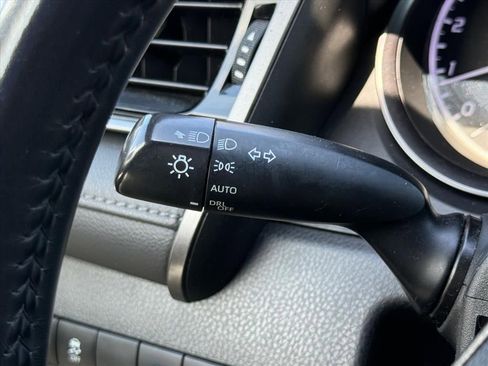 Used 2021 Toyota Camry SE FWD image 21