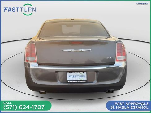Used 2014 Chrysler 300 w/ Driver Convenience Group RWD image 11