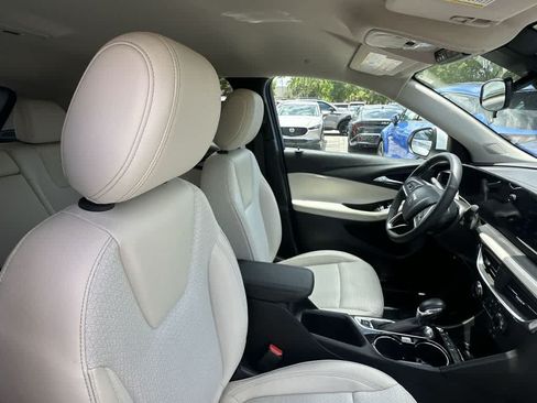 Used 2024 Buick Encore GX Preferred w/ Comfort Package AWD/4WD image 13