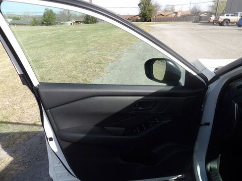 Used 2024 Nissan Rogue S image 10