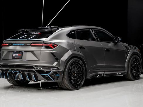 Used 2023 Lamborghini Urus Performante AWD/4WD image 38