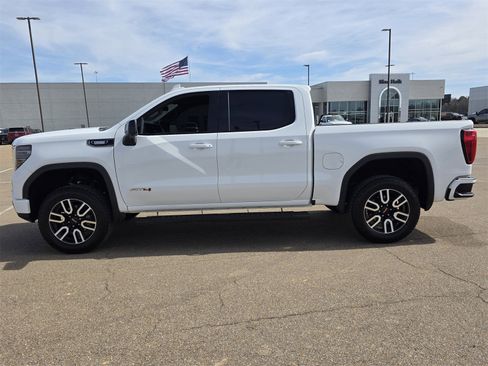 Used 2022 GMC Sierra 1500 AT4 w/ AT4 Preferred Package image 4