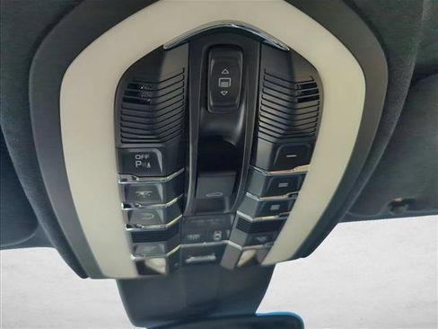 Used 2017 Porsche Cayenne GTS AWD/4WD image 21