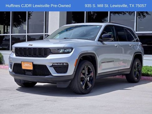 Used 2024 Jeep Grand Cherokee Limited w/ Black Appearance Package RWD image 3