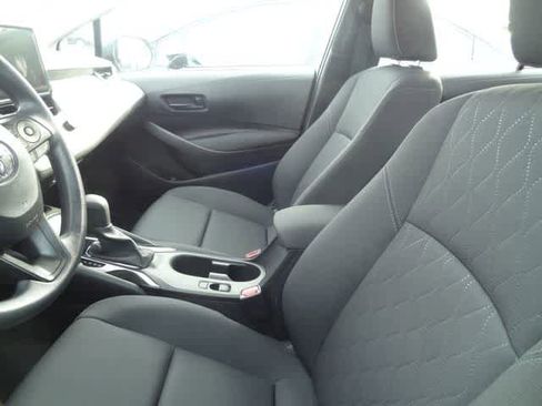 Used 2025 Toyota Corolla LE image 10