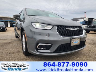 Used 2022 Chrysler Pacifica Touring-L