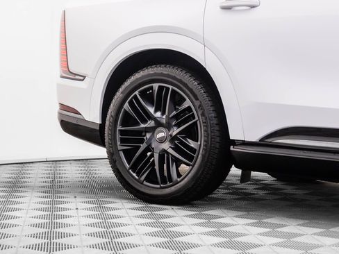 New 2025 Cadillac Escalade IQ Sport 1 w/ LPO, ONYX Package image 35