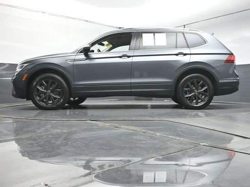 Used 2024 Volkswagen Tiguan SE FWD image 38