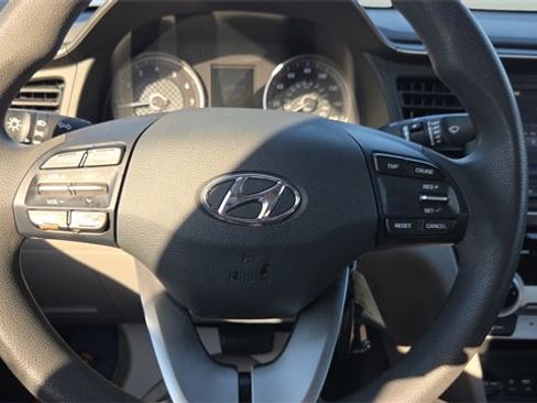 Used 2019 Hyundai Elantra SE image 11