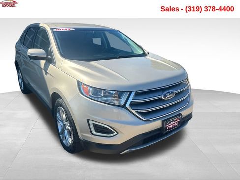 Used 2017 Ford Edge Titanium w/ Technology Package FWD image 9