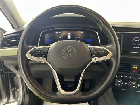 Used 2024 Volkswagen Jetta SE FWD image 14