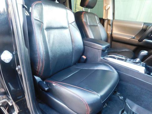 Used 2021 Toyota Tacoma SR5 image 16