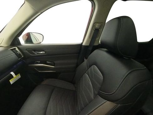 Certified 2024 Nissan Pathfinder Platinum AWD/4WD image 29
