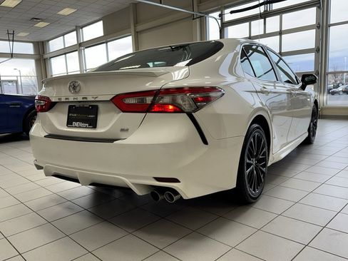 Used 2018 Toyota Camry SE w/ Moonroof Package FWD image 67