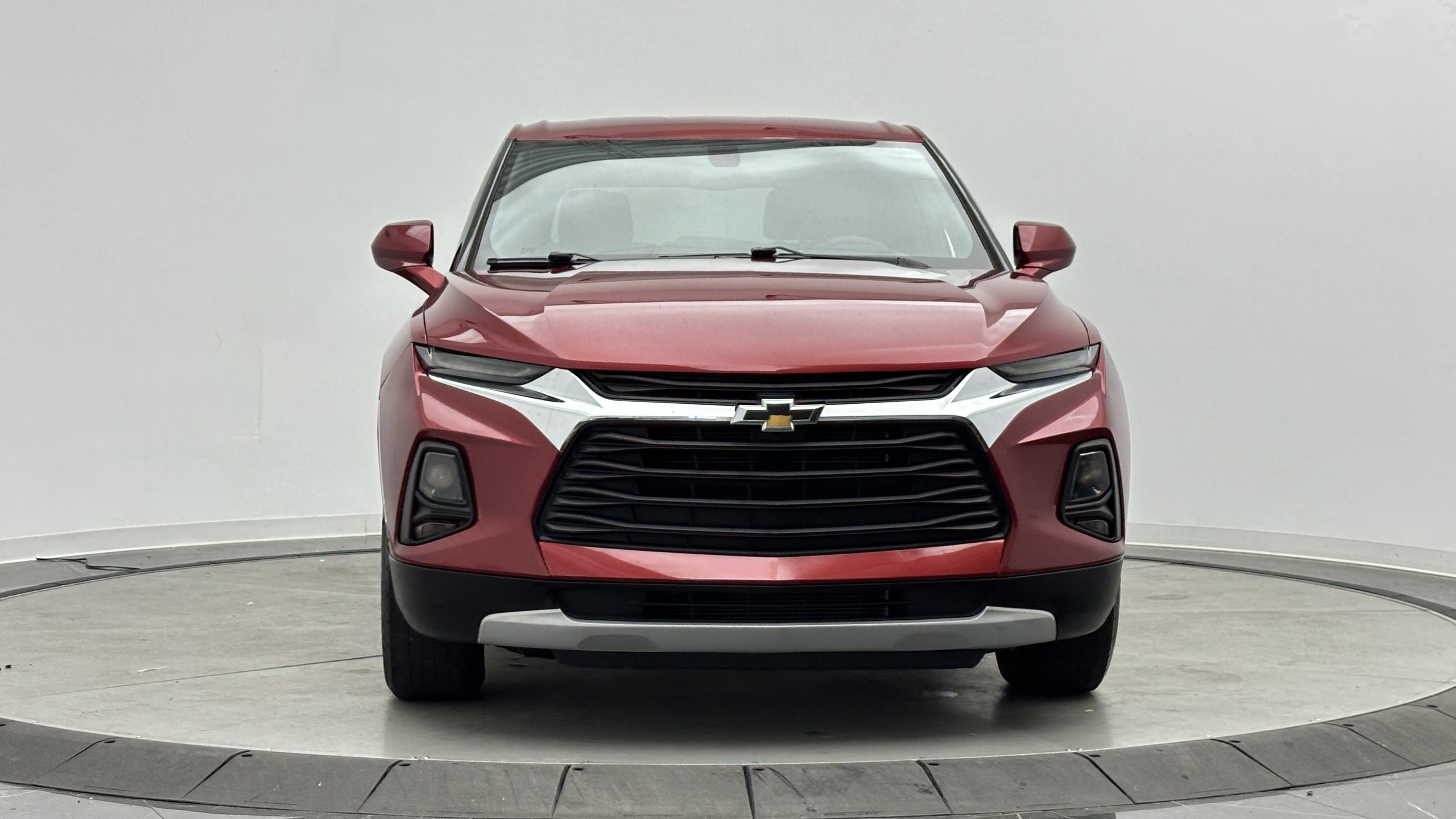 Used 2021 Chevrolet Blazer LT FWD image 2