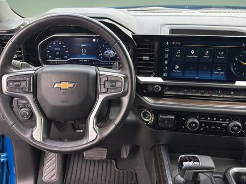 Used 2023 Chevrolet Silverado 1500 LT AWD/4WD image 10