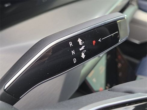 New 2026 Cadillac Vistiq Premium Luxury w/ LPO, Floor Liner Package image 13