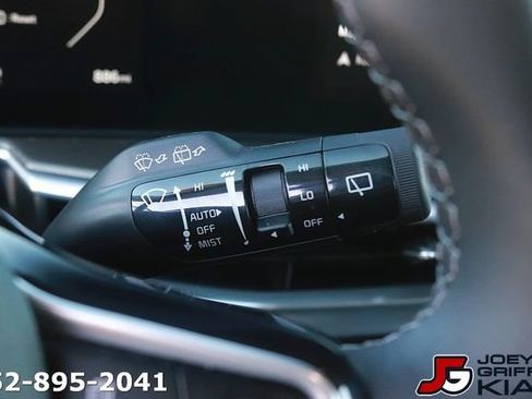 Certified 2025 Kia Sorento SX FWD image 27