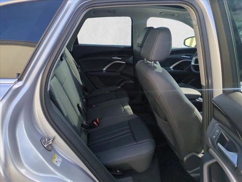 Used 2025 Audi Q5 Premium w/ Convenience Package image 28