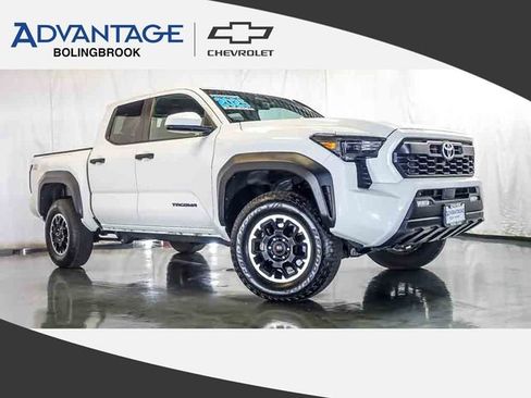 Used 2025 Toyota Tacoma TRD Off-Road AWD/4WD image 1