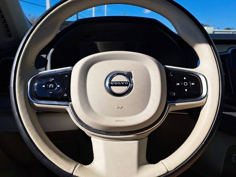 Used 2023 Volvo XC90 B6 Plus w/ Protection Package Premier image 7