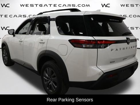 Used 2024 Nissan Pathfinder SV image 5