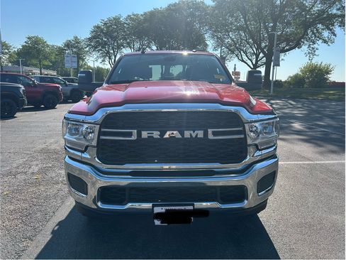 Used 2024 RAM 2500 Tradesman w/ Chrome Appearance Group AWD/4WD image 2