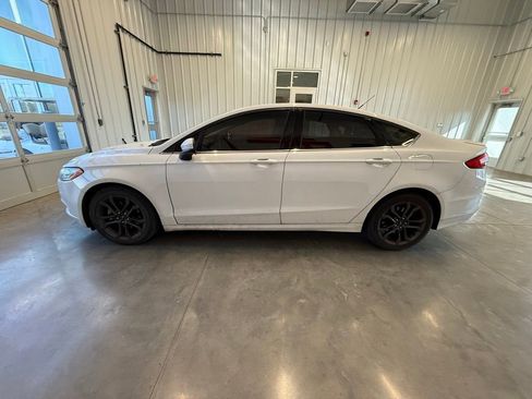 Used 2018 Ford Fusion SE w/ Equipment Group 201A image 7