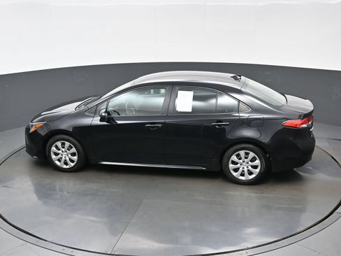 Used 2024 Toyota Corolla LE FWD image 35