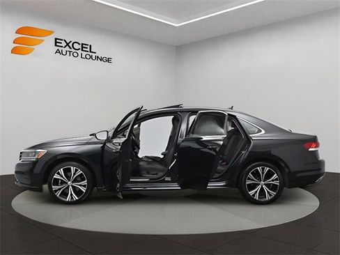 Used 2020 Volkswagen Passat 2.0T SEL image 49