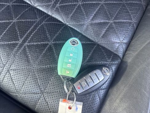 Used 2017 Nissan Maxima Platinum w/ Interior Lighting Package image 30