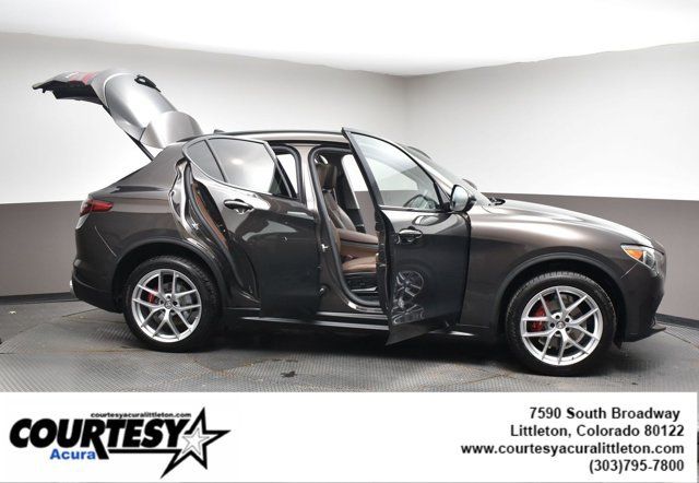 Used 2018 Alfa Romeo Stelvio Sport w/ Quick Order Package 22J Sport AWD/4WD image 46