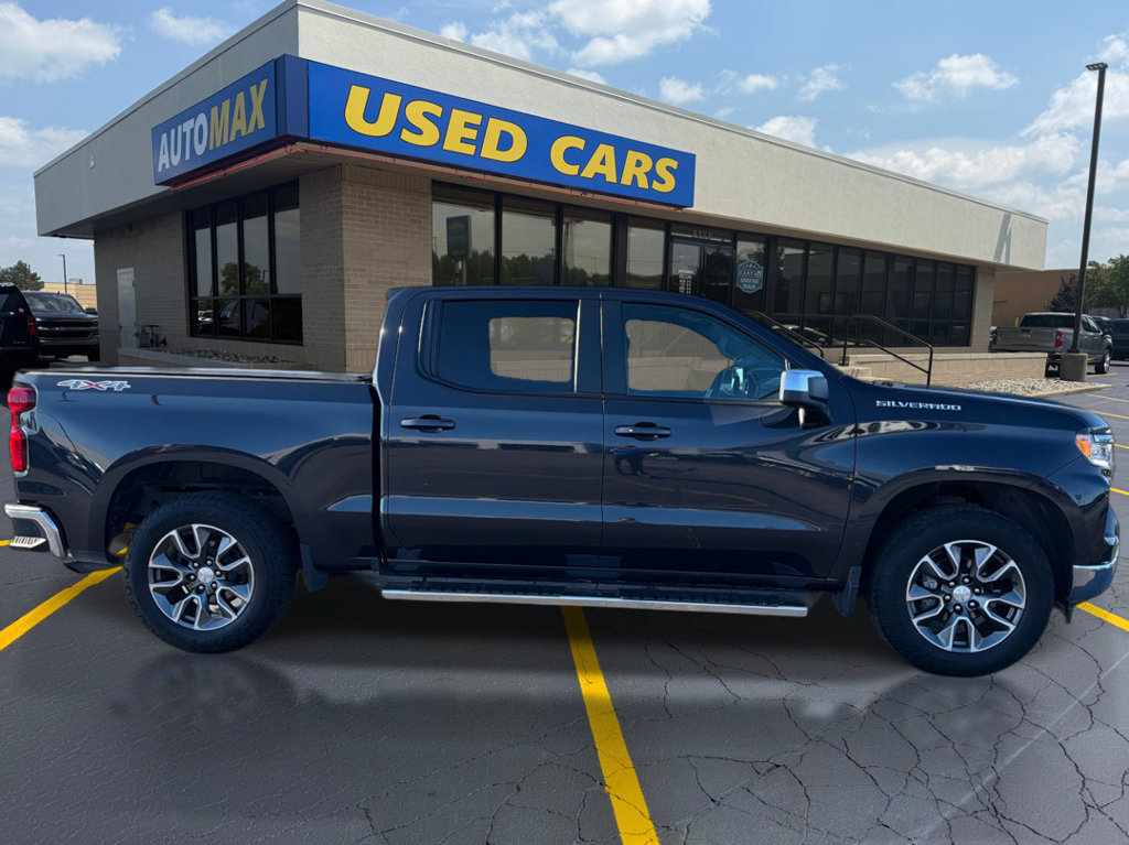Used 2024 Chevrolet Silverado 1500 LT AWD/4WD image 2