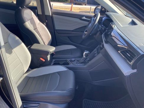 Used 2024 Volkswagen Taos SEL image 15