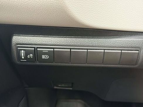 Used 2022 Toyota Corolla LE image 12