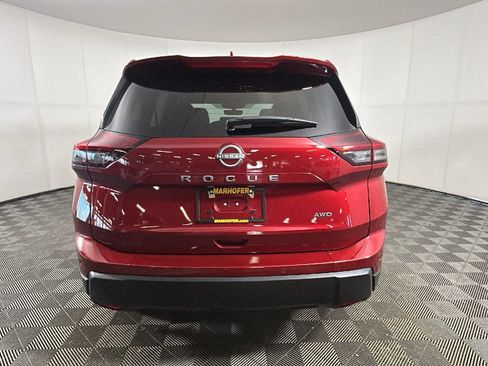 Certified 2026 Nissan Rogue SV AWD/4WD image 4