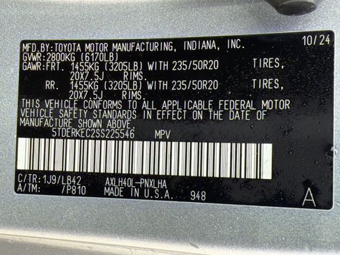 Used 2025 Toyota Sienna Platinum FWD image 27