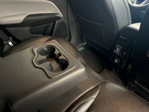 Used 2024 Jeep Compass Limited image 19