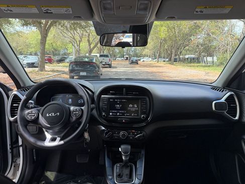 Used 2025 Kia Soul LX w/ LX Technology Package image 28