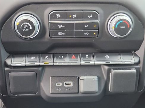 Used 2022 Chevrolet Silverado 1500 Custom Trail Boss image 17