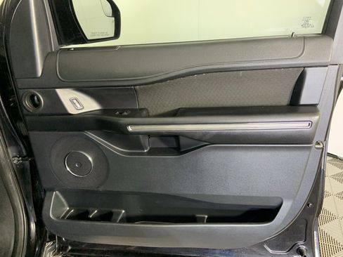 Used 2019 Ford Expedition Max XLT image 25