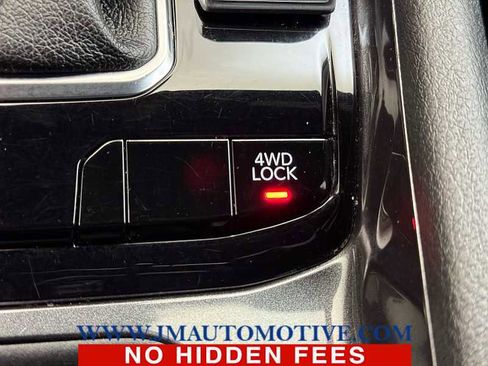 Used 2024 Jeep Compass Latitude image 32