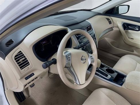 Used 2013 Nissan Altima 2.5 S image 10
