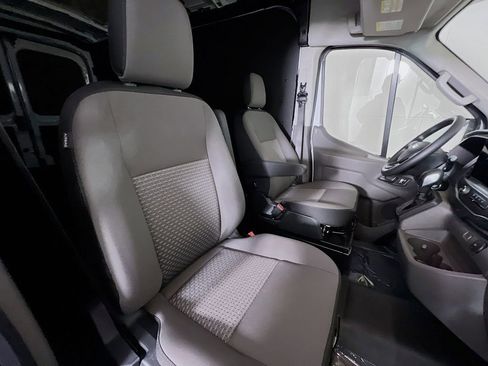 New 2026 Ford Transit 250 148 Medium Roof w/ Load Area Protection Package image 17